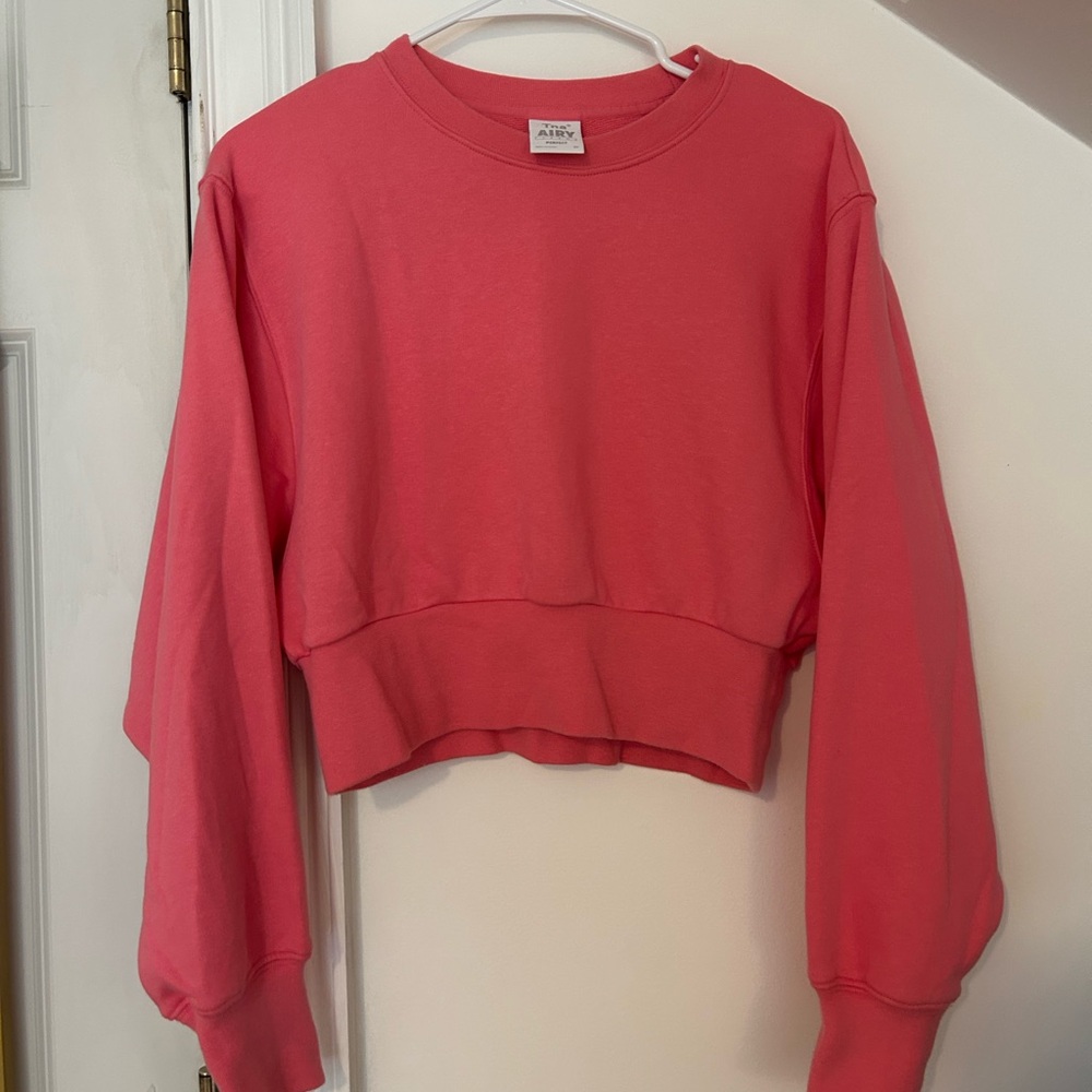 NWOT Aritzia TNA AIRY Fleece Pink sweatshirt
